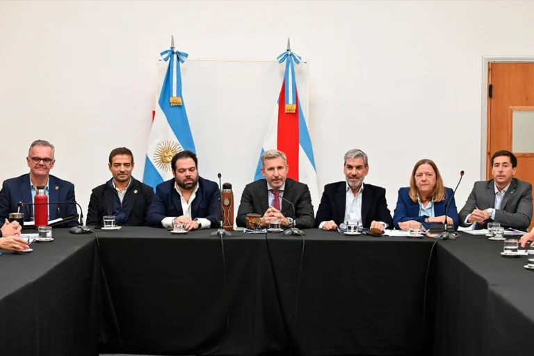 Frigerio analizó con intendentes justicialistas la situación de los municipios y la caída de recursos
