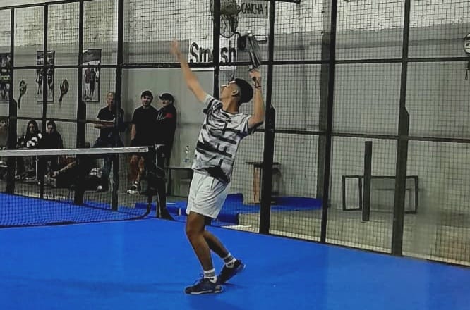 Simón Benitez, participó del Provincial de Pádel