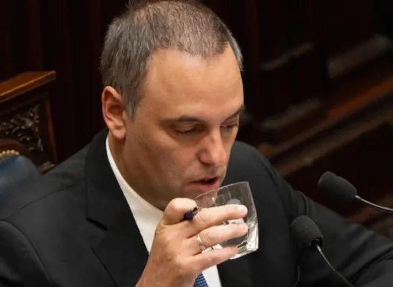 Crece el aislamiento de Manuel Adorni: el PRO no descarta apoyar una sesión en su contra