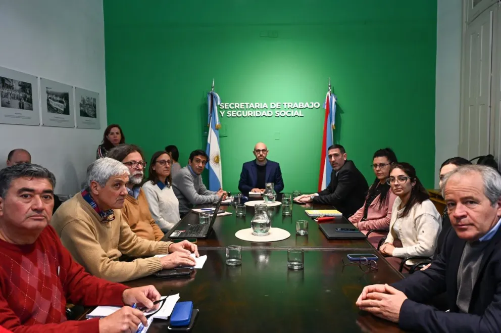El gobierno presentó una nueva oferta salarial a los gremios docentes
