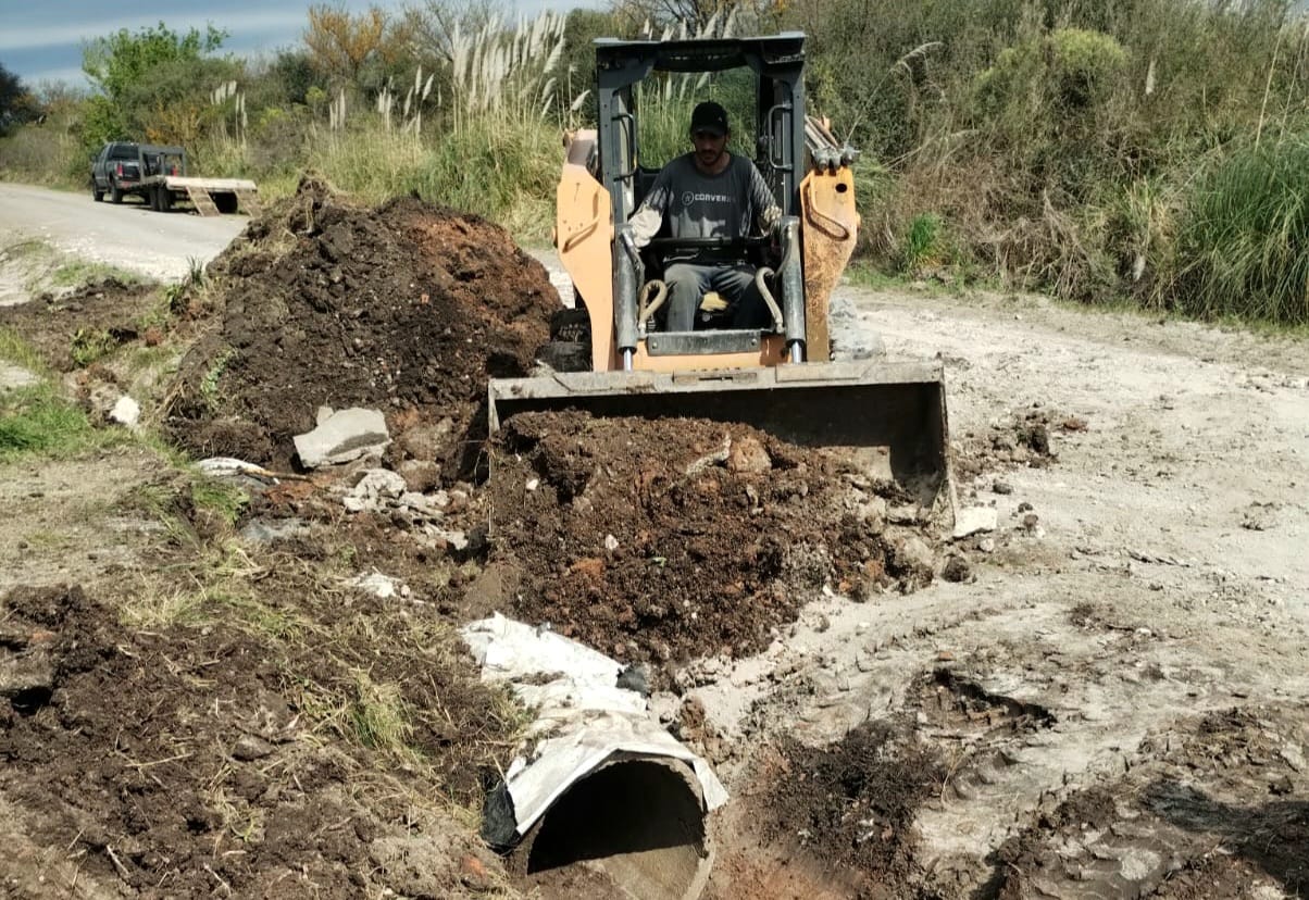 Piedras Blancas | El Municipio trabaja en el mejoramiento de los caminos rurales