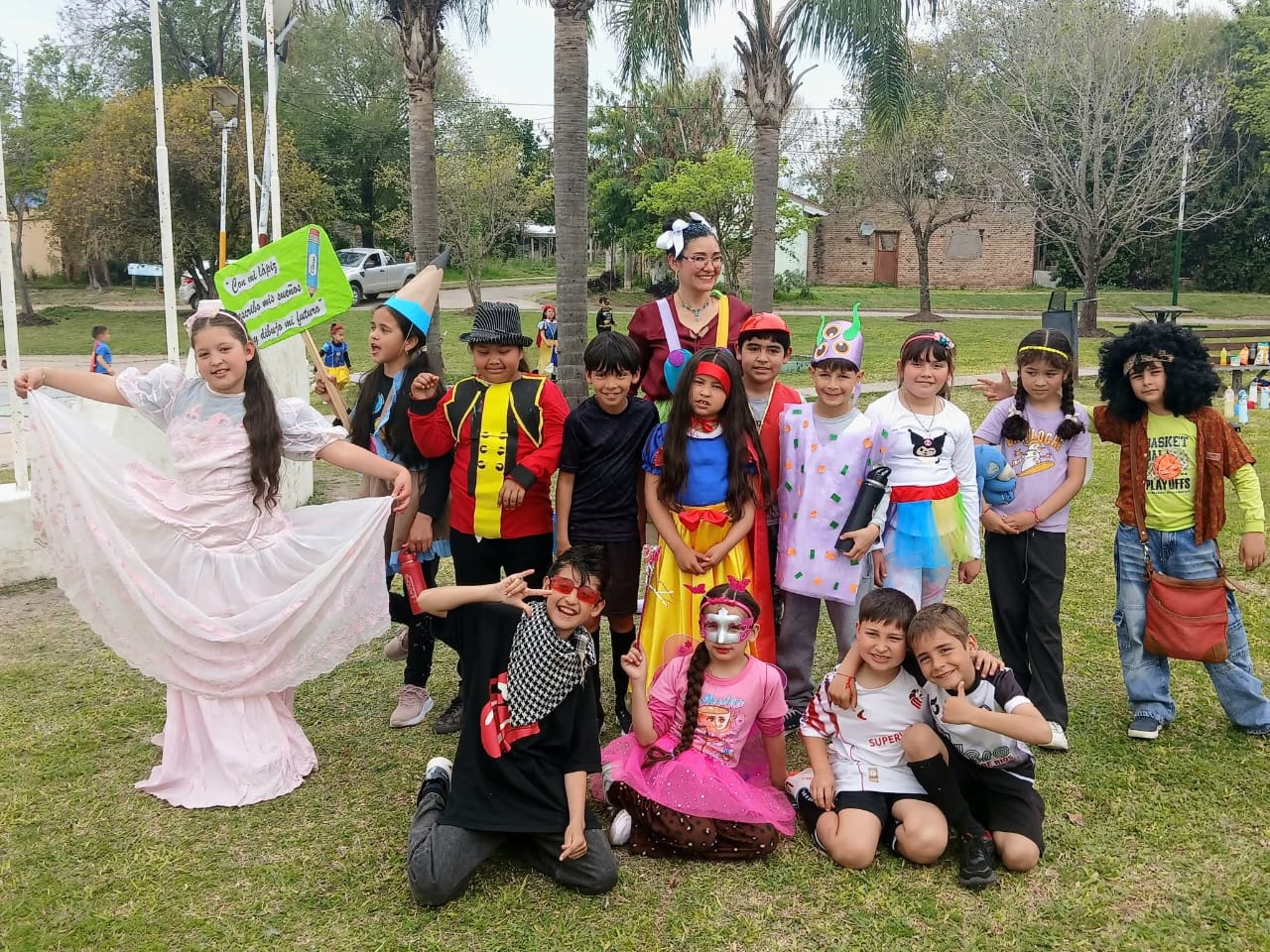 El turno tarde de la 77 disfrutó de una jornada al aire libre, llena de color y diversión