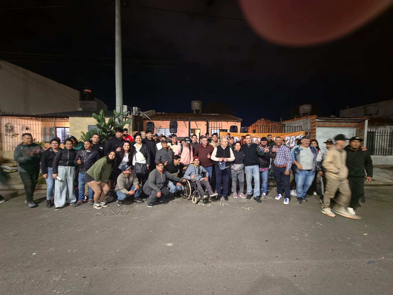 Rossi encabezó un nuevo encuentro con vecinos en Paraná