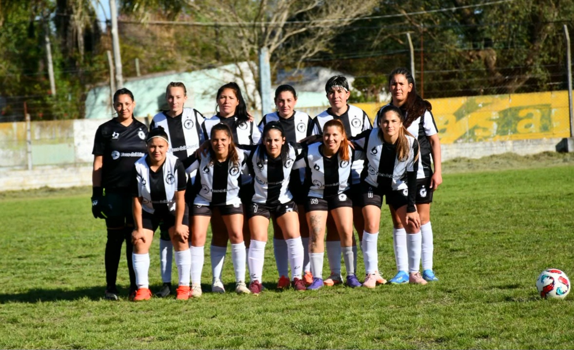 Fútbol Femenino de Paraná Campaña: Tuyango se quedó con el clásico regional